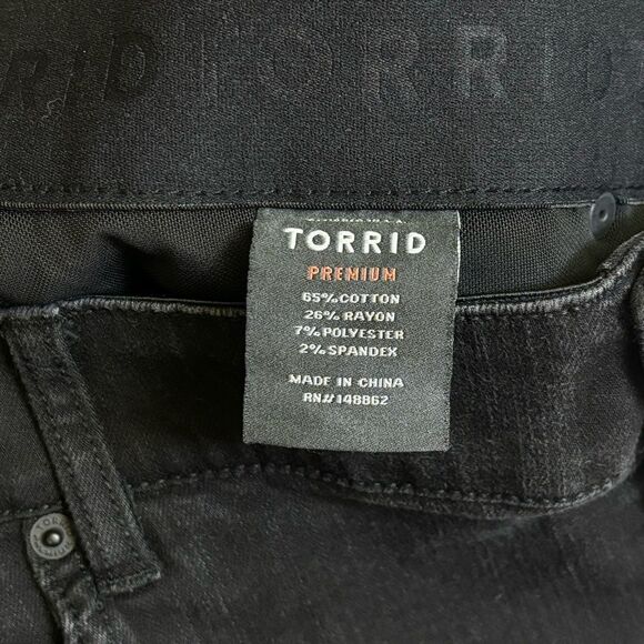 Torrid Bombshell Skinny Stretch Jeans - Black - Size 22 - Picture 5 of 7